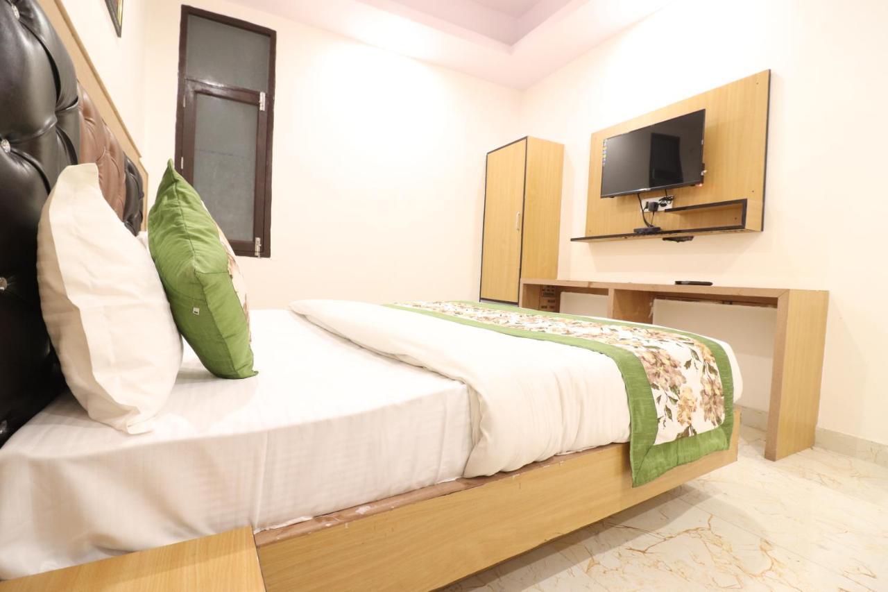 Hotel Hari International - Noida Sector 11 Exterior photo