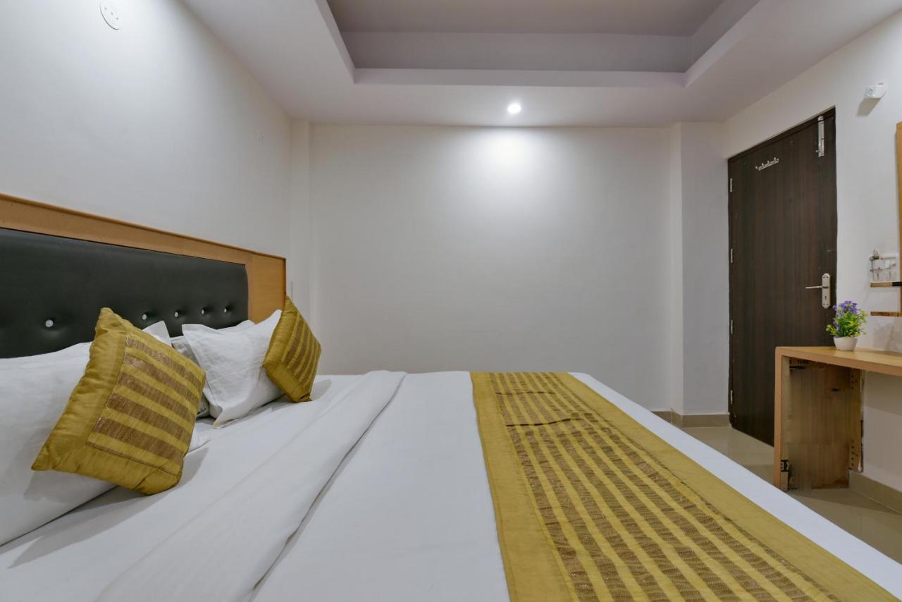 Hotel Hari International - Noida Sector 11 Exterior photo